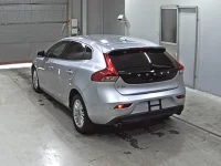 Volvo V40 лот № 2117 оценка 4  с аукциона в Японии 1