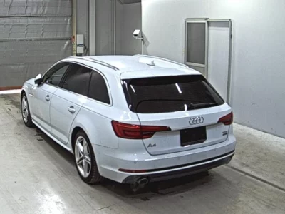 Audi A4  с аукциона в Японии