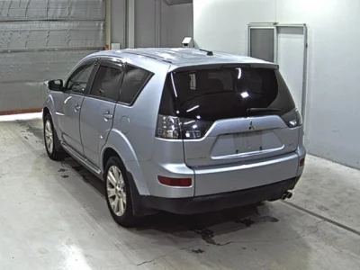 Mitsubishi OUTLANDER  с аукциона в Японии