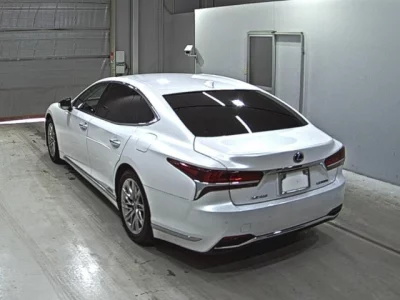 Lexus LS  с аукциона в Японии