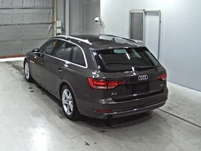 Audi A4  с аукциона в Японии