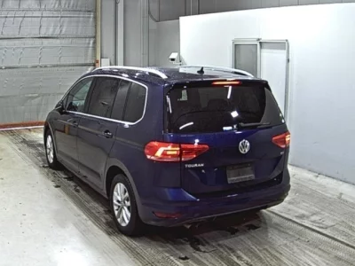 Volkswagen GOLF TOURAN  с аукциона в Японии
