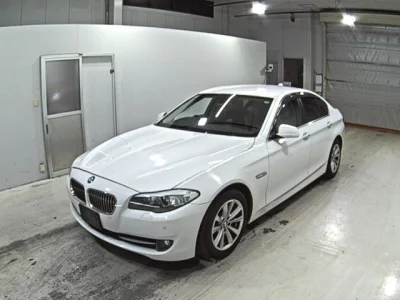BMW 5-Series  с аукциона в Японии