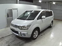 Mitsubishi DELICA D5 лот № 5011 оценка 3.5  с аукциона в Японии 3
