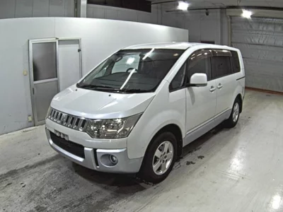 Mitsubishi DELICA D5  с аукциона в Японии
