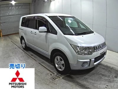 Mitsubishi DELICA D5  с аукциона в Японии