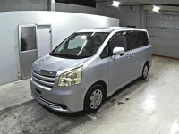 Toyota NOAH лот № 2139 оценка R  с аукциона в Японии 3