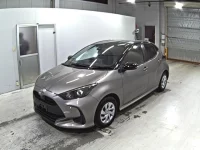 Toyota YARIS лот № 3049 оценка 4  с аукциона в Японии 3