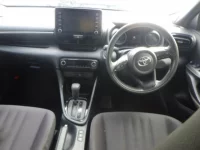 Toyota YARIS лот № 3049 оценка 4  с аукциона в Японии 2