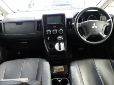 Mitsubishi DELICA D5  с аукциона в Японии