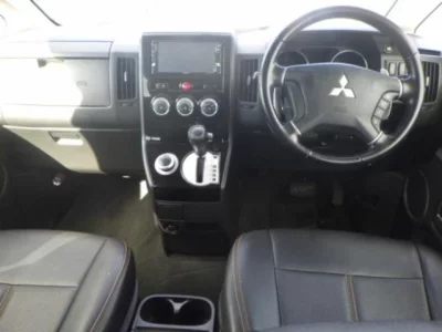 Mitsubishi DELICA D5  с аукциона в Японии