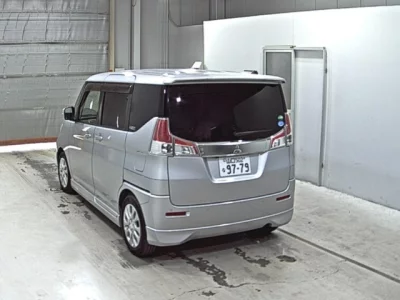 Mitsubishi DELICA D2