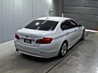 BMW 5-Series лот № 7105 оценка 4  с аукциона в Японии 4