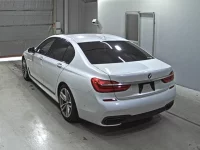 BMW 7-Series лот № 7001 оценка 4.5  с аукциона в Японии 1