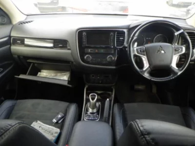 Mitsubishi OUTLANDER PHEV