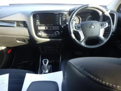 Mitsubishi OUTLANDER PHEV