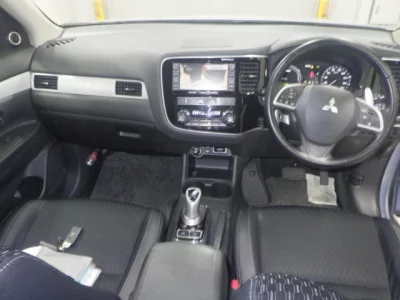 Mitsubishi OUTLANDER PHEV