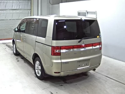 Mitsubishi DELICA D5