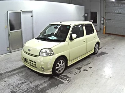 Daihatsu Esse