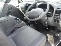 Mazda BONGO VAN лот № 7197 оценка 3.5  с аукциона в Японии 2