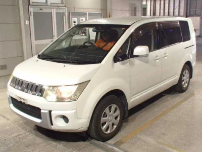 Mitsubishi DELICA D5  с аукциона в Японии