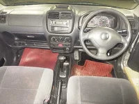 Suzuki SWIFT лот № 8063 оценка R  с аукциона в Японии 2