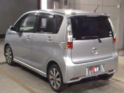 Mitsubishi EK CUSTOM