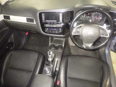 Mitsubishi OUTLANDER PHEV