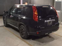 Nissan X-TRAIL лот № 3040 оценка R  с аукциона в Японии 1
