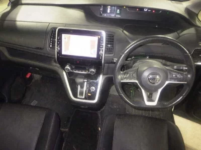 Nissan SERENA  с аукциона в Японии