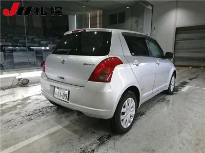 Suzuki SWIFT  с аукциона в Японии