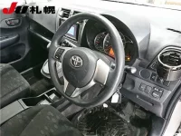 Toyota RACTIS лот № 23 оценка 3.5  с аукциона в Японии 2