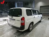 Toyota SUCCEED лот № 1011 оценка 3  с аукциона в Японии 1