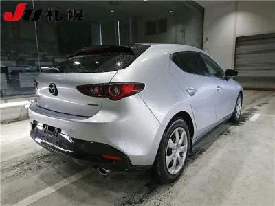 Mazda MAZDA3  с аукциона в Японии