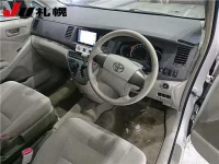 Toyota ISIS лот № 3026 оценка -  с аукциона в Японии 2