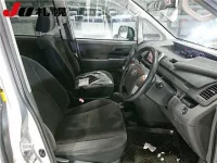 Toyota NOAH лот № 81 оценка R  с аукциона в Японии 4