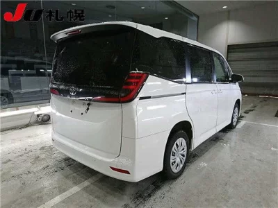Toyota NOAH  с аукциона в Японии