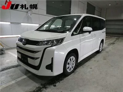 Toyota NOAH  с аукциона в Японии