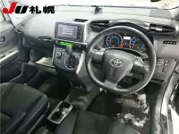 Toyota WISH лот № 126 оценка R  с аукциона в Японии 2