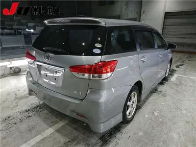 Toyota WISH  с аукциона в Японии