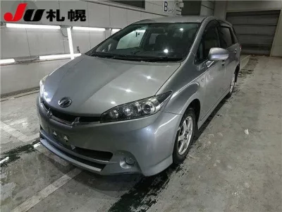 Toyota WISH  с аукциона в Японии