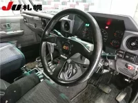 Toyota LAND CRUISER лот № 1552 оценка R  с аукциона в Японии 2