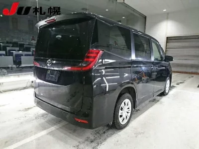 Toyota NOAH  с аукциона в Японии