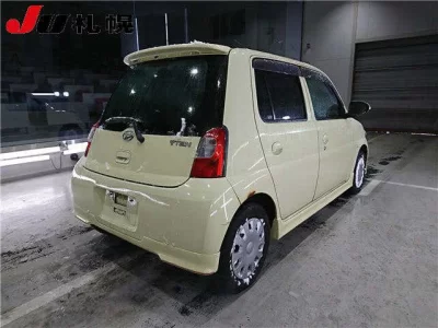 Daihatsu Esse