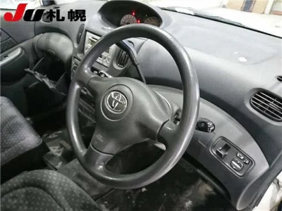 Toyota FUNCARGO  с аукциона в Японии