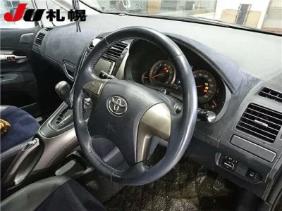 Toyota BLADE