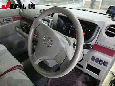 Toyota PIXIS SPACE
