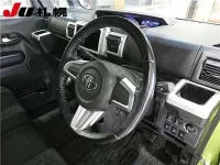 Toyota PIXIS MEGA лот № 632 оценка 3  с аукциона в Японии 2