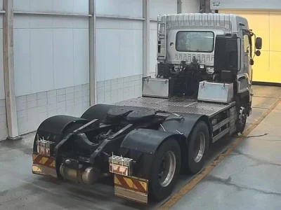 Isuzu TRUCK