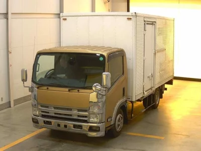 Isuzu ELF